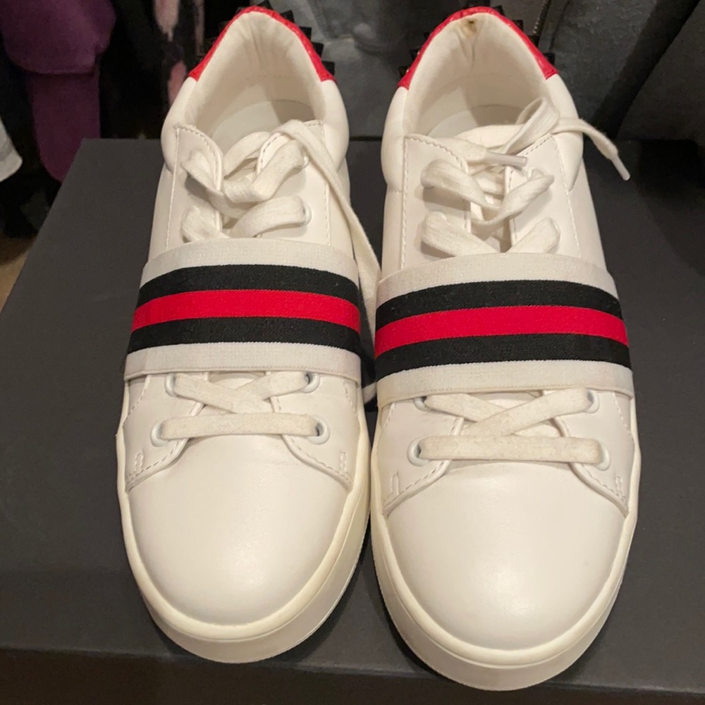 Steve Madden Becks sneaker size 8m